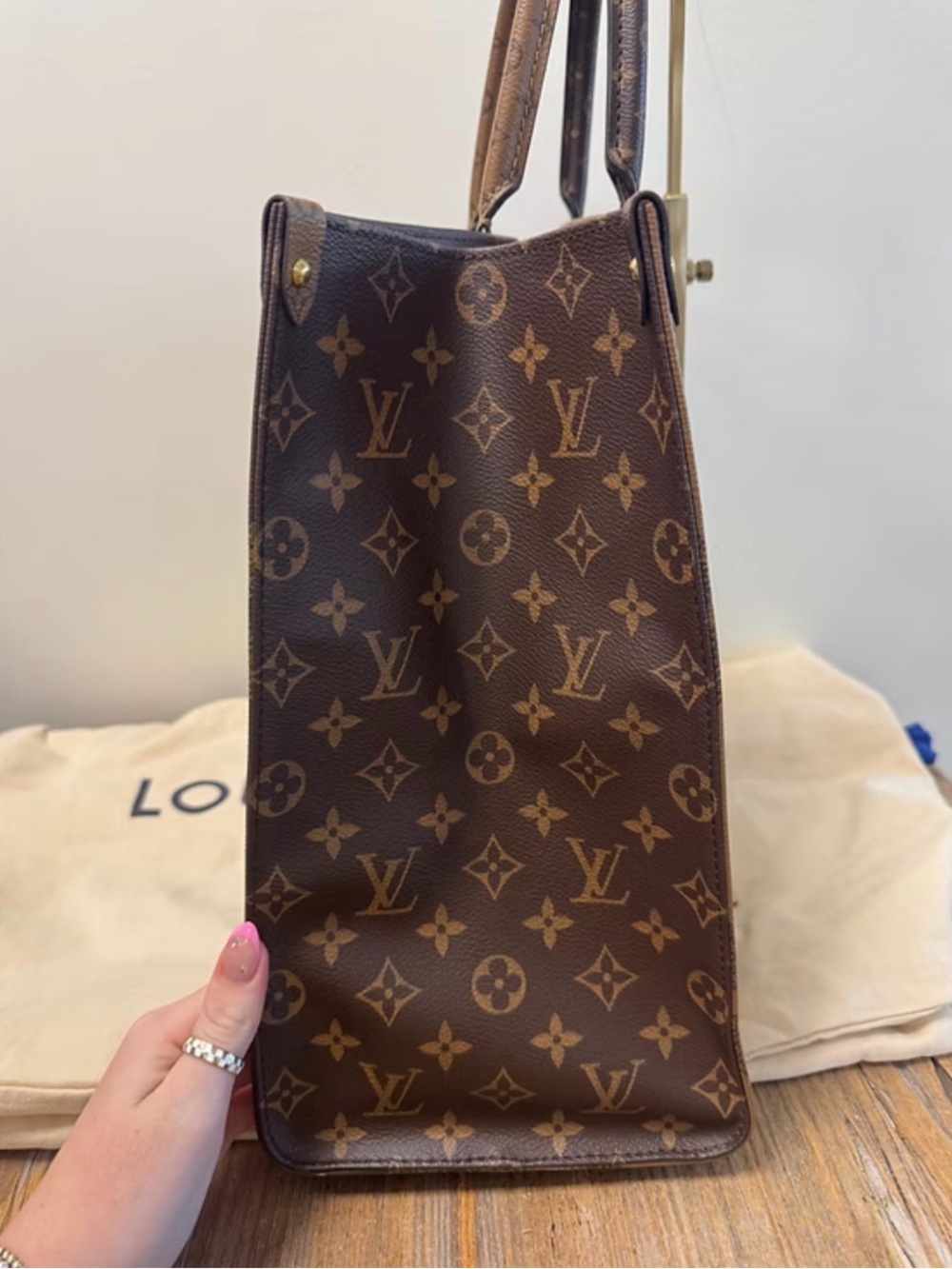 Louis Vuitton OnTheGo GM Brown Monogram Oversized Tote with Gold Accents - Picture 2 of 9